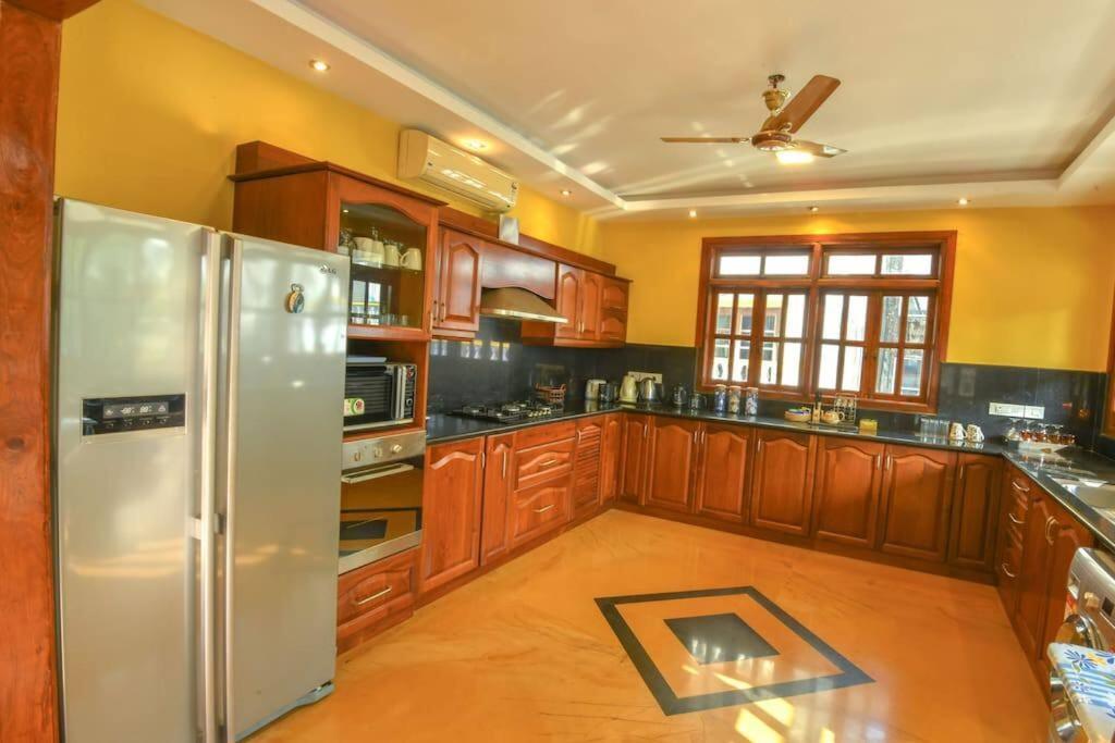 Villa Nazuri W Caretaker Candolim Εξωτερικό φωτογραφία