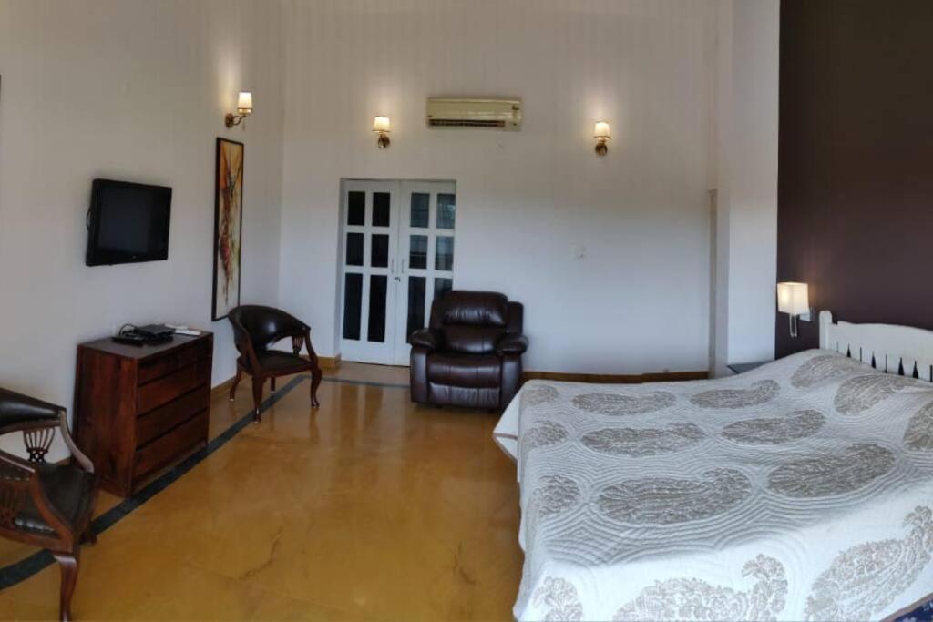 Villa Nazuri W Caretaker Candolim Εξωτερικό φωτογραφία